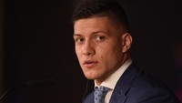 Jovic digadang-gadang sebagai bintang di masa depan. Menyusul suksesnya di Frankfurt usai membukukan 27 gol di sepanjang 2018/19. (Foto: Denis Doyle/Getty Images)
