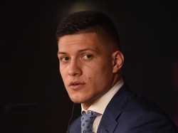 Jovic digadang-gadang sebagai bintang di masa depan. Menyusul suksesnya di Frankfurt usai membukukan 27 gol di sepanjang 2018/19. (Foto: Denis Doyle/Getty Images)