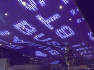 Cahaya Ungu Sinari Landmark di Busan untuk Idol K-pop Cahaya Ungu Sinari Landmark di Busan untuk Idol K-pop