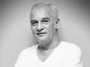 Mengenang Aktor Robby Sugara Mengenang Aktor Robby Sugara