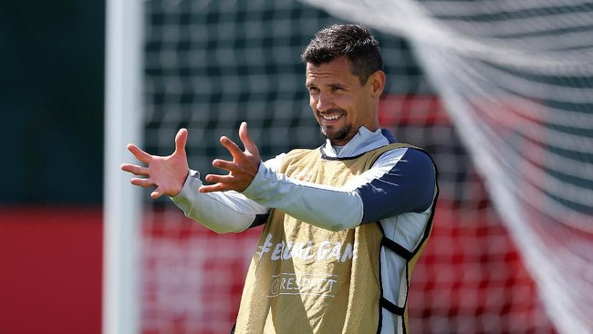 Kenapa Tak Jadi Tinggalkan Liverpool, Lovren?