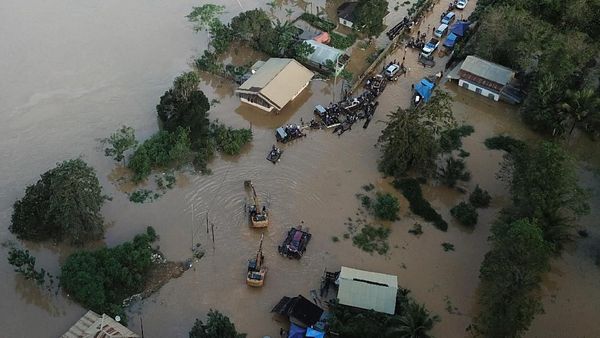 Potret Udara Banjir Besar yang Putuskan Jalan Trans Sulawesi