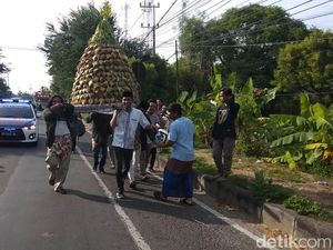 Tradisi Kupatan di Lamongan, Gunungan Ketupat Diarak ke Tanjung Kodok Tradisi Kupatan di Lamongan, Gunungan Ketupat Diarak ke Tanjung Kodok