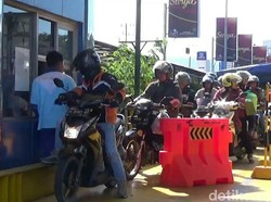 Lebaran Ketupat Usai, Pelabuhan Ketapang Kembali Diserbu Roda Dua