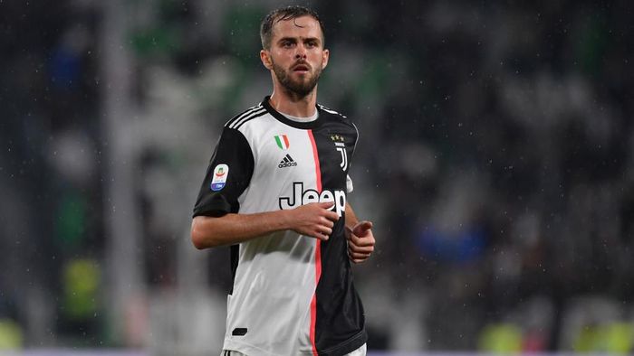 Gelandang Miralem Pjanic mengaku bahagia di Juventus. (Foto: Tullio M. Puglia/Getty Images) Gelandang Miralem Pjanic mengaku bahagia di Juventus. (Foto: Tullio M. Puglia/Getty Images)