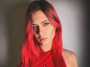 Fakta Pemain Poker Terseksi Rusia yang Ditemukan Tewas di Kamar Mandi