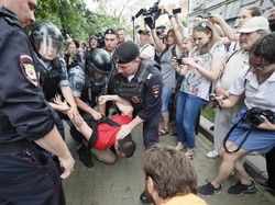 Polisi Moskow Cokok 25 Demonstran Pro-oposisi