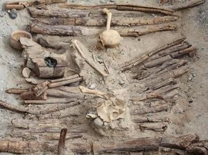 Ganja dan Makam Misterius di Pedalaman Himalaya