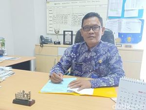Humas Pemkab Bojonegoro Bantah Suami Bupati Anna ke Inggris Pakai APBD Humas Pemkab Bojonegoro Bantah Suami Bupati Anna ke Inggris Pakai APBD