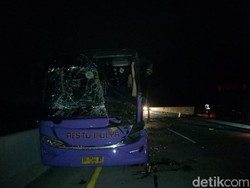 Bus Restu Mulya Tabrak Truk di Tol Pandaan-Malang, Satu Orang Tewas