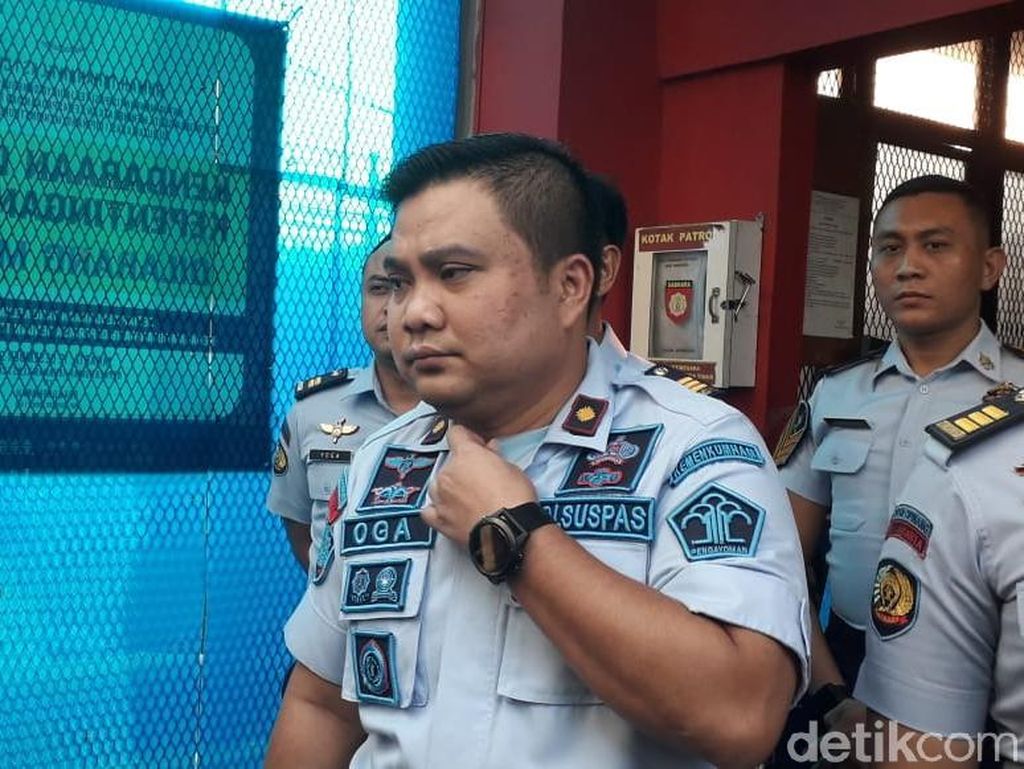 Di Cipinang, Ahmad Dhani Bakal Ditempatkan di Sel Bebas Rokok Di Cipinang, Ahmad Dhani Bakal Ditempatkan di Sel Bebas Rokok