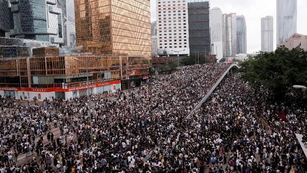 Demo Besar-besaran di Hong Kong, Pusat Bisnis Tutup