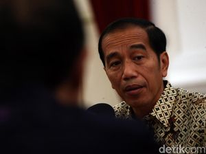 Beri Modal Kerja Lagi ke Pedagang, Jokowi Dicurhati Omzet Turun