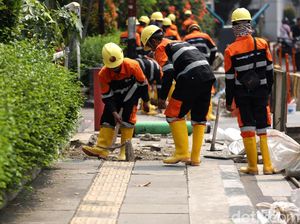 Trotoar di Cikini Mulai Direvitalisasi Trotoar di Cikini Mulai Direvitalisasi