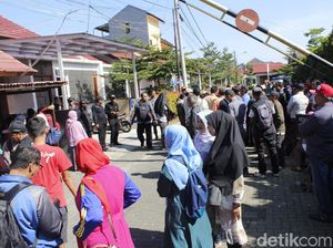 Ketipu Investasi Pohon Rp 82 M, Korban Geruduk Rumah Bos Radio Ketipu Investasi Pohon Rp 82 M, Korban Geruduk Rumah Bos Radio