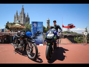 Tunggangan Marquez dkk Pose Bareng Motor MotoGP Jadul