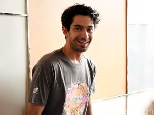 Dear Mantan, Reza Rahadian Masih Simpan Pemberian Kamu Lho! Dear Mantan, Reza Rahadian Masih Simpan Pemberian Kamu Lho!