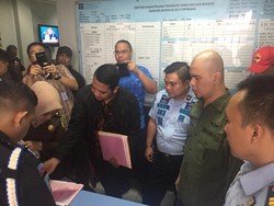 Setelah Mulan Jameela, El Rumi Jenguk Ahmad Dhani Besok