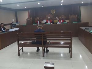 Suap Gatot Pujo, Eks Anggota DPRD Sumut Dituntut 4 Tahun Penjara Suap Gatot Pujo, Eks Anggota DPRD Sumut Dituntut 4 Tahun Penjara
