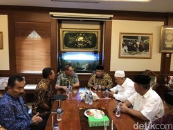 Sambangi PBNU, Menhan Bertemu Said Aqil