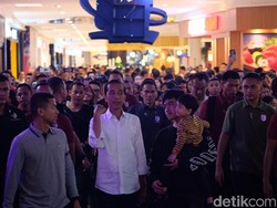 Ajak Keluarga, Jokowi Jalan-jalan ke Trans Studio Mall Bali