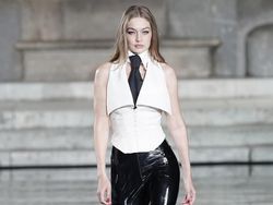 Gigi Hadid Dikabarkan Pacaran dengan Bintang Reality Show Perjodohan Ini