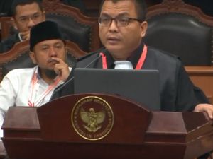 Gugatan Tim Prabowo di MK: Jokowi Abuse of Power Gugatan Tim Prabowo di MK: Jokowi Abuse of Power