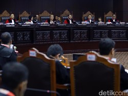 Tim Hukum Prabowo-Sandi: Situng KPU Kacau