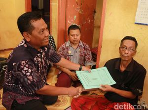 Ini Komitmen Pemkab Lamongan untuk Bocah SD yang Rawat Ayah Lumpuh Ini Komitmen Pemkab Lamongan untuk Bocah SD yang Rawat Ayah Lumpuh