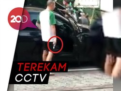 Konyol! Lawan Arah Pakai Mobil Kantor, Ngamuk Acungkan Pistol