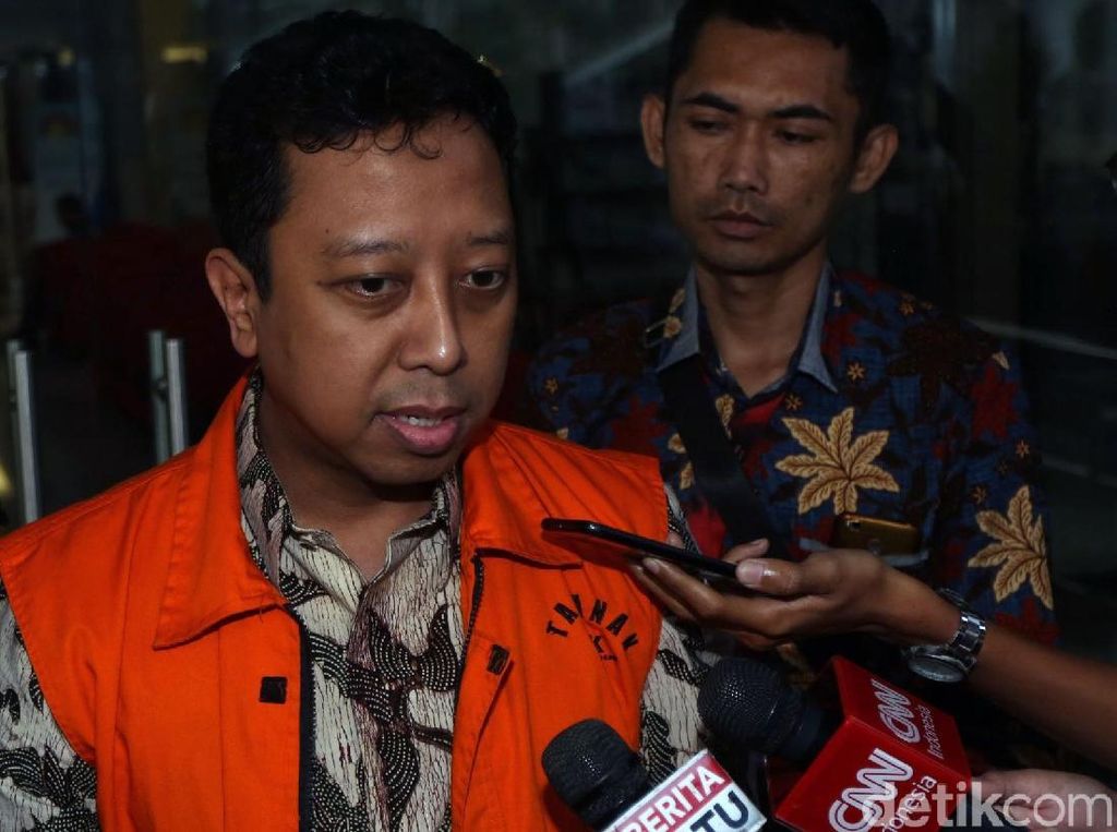 KPK Periksa Romahurmuziy Terkait Suap Eks Pejabat Kemenkeu KPK Periksa Romahurmuziy Terkait Suap Eks Pejabat Kemenkeu