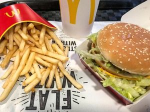 Melamar dengan Cincin di Burger, Calon Pengantin Ini Diremehkan Netizen Melamar dengan Cincin di Burger, Calon Pengantin Ini Diremehkan Netizen