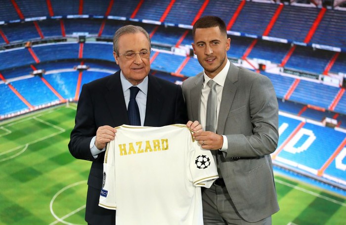 MADRID, SPAIN - JUNE 13:  New Real Madrid signing Eden Hazard is unveiled by Florentino Perez, President of Real Madrid at Estadio Santiago Bernabeu on June 13, 2019 in Madrid, Spain. (Photo by Angel Martinez/Getty Images)