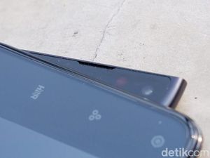 Kamera Pop-Up Sirip Hiu OPPO Reno 10x Zoom Dipuji Para Fotografer Kamera Pop-Up Sirip Hiu OPPO Reno 10x Zoom Dipuji Para Fotografer