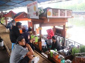 Deretan Keseruan di Floating Market Lembang