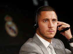 Seusai diperkenalkan secara resmi dan ditampilkan ke fans, Hazard menjalani konferensi pers di Santiago Bernabeu. Welcome to Real Madrid, Hazard. (Foto: Sergio Perez/REUTERS)