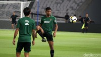Duel dengan Vanuatu merupakan pertandingan kandang pertama Simon sebagai pelatih Timnas Indonesia. Oleh karena itu, wajar kalau peracik strategi asal Skotlandia itu menganggapnya spesial.