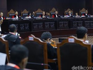 Tutup Sidang, MK Lanjutkan Sidang Gugatan Pilpres 2019 Selasa Depan Tutup Sidang, MK Lanjutkan Sidang Gugatan Pilpres 2019 Selasa Depan