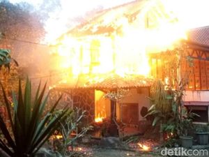 Vila di Agrowisata Nongkojajar Pasuruan Terbakar, Kerugian Rp 500 Juta Vila di Agrowisata Nongkojajar Pasuruan Terbakar, Kerugian Rp 500 Juta