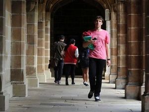 Ada Rencana Mengejar Utang Mahasiswa Australia Sampai Mati Ada Rencana Mengejar Utang Mahasiswa Australia Sampai Mati