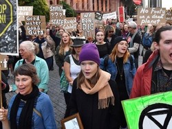 Australia Setujui Proyek Tambang Batu Bara Kontroversial ke Adani