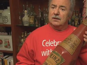 Keren! Cinta Saus Tomat Pria Ini Mengoleksi Ribuan Botol Saus Tomat