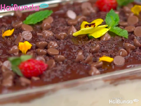 Resep Chocolate Puding Layer, Lembut Manis Bertabur Choco Chips