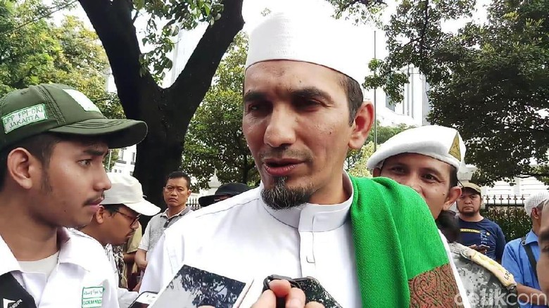 Ketum FPI ke Moeldoko: Anda Punya Uang Berapa? Nggak Laku untuk Habib Rizieq!