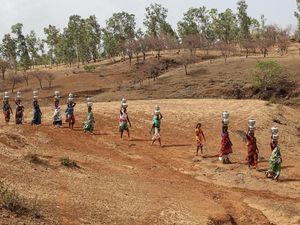 Potret Warga India Bertahan Hidup di Tengah Krisis Air Bersih