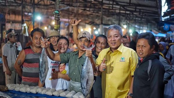 Pose Arinal Djunaidi, Gubernur Baru Lampung yang Sering Kulineran dengan Warga