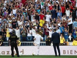 Dilaporkan sekitar 50 ribu fans hadir menyambutnya di Santiago Bernabeu. (Foto: Sergio Perez/REUTERS)