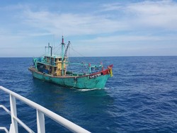 Video Kapal Ilegal Malaysia Disergap di Selat Malaka