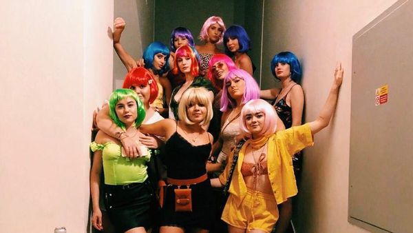 Pesta Lajang Sophie Turner hingga Deretan Mantan Jessica Iskandar