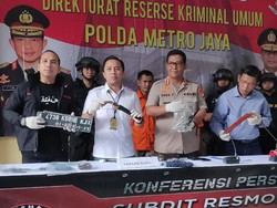 Komplotan Pencuri Motor Bersenpi Ditangkap, 1 Pelaku Tewas Ditembak